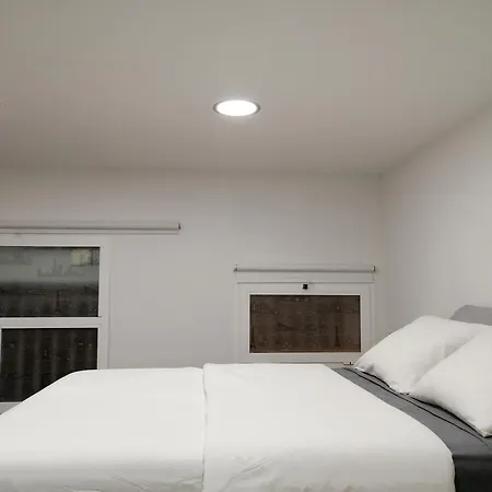Bioma Imperial Minimalist Loft Appartement *